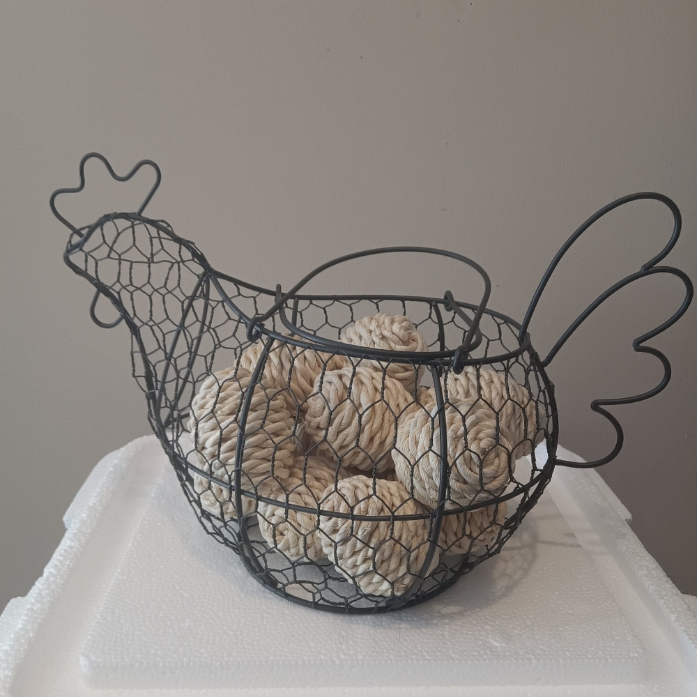 Metal Chicken with Eggs